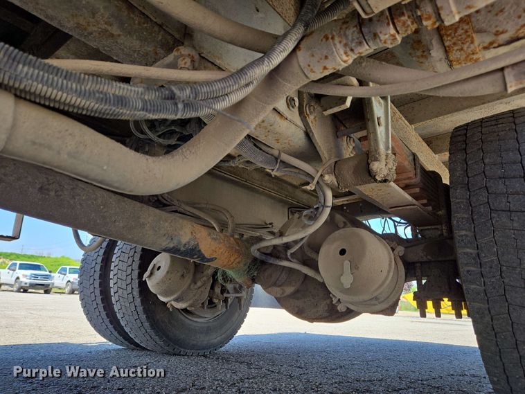 image for item EC4224 2002 Freightliner FL60 flatbed truck