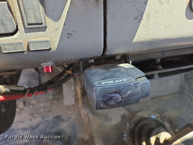 image for item EC4224 2002 Freightliner FL60 flatbed truck