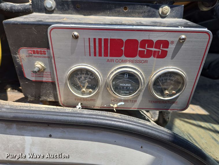 image for item EC4224 2002 Freightliner FL60 flatbed truck