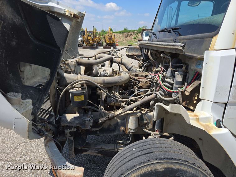 image for item EC4224 2002 Freightliner FL60 flatbed truck