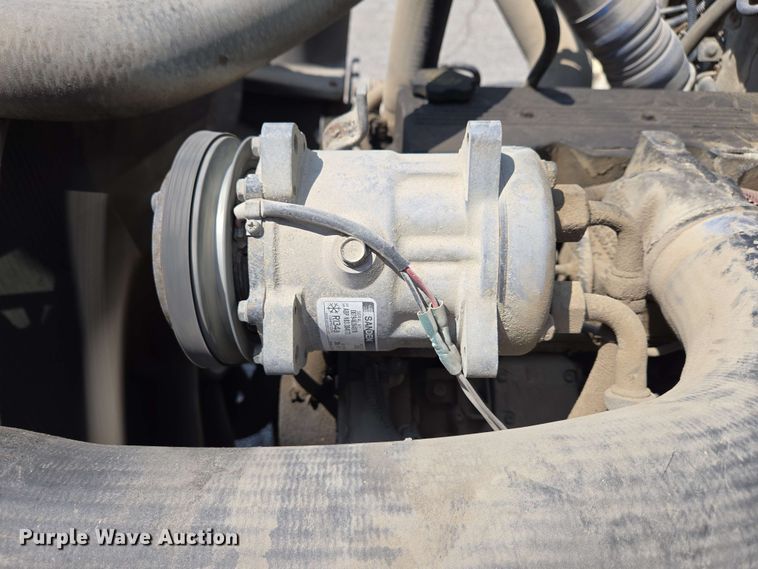 image for item EC4224 2002 Freightliner FL60 flatbed truck