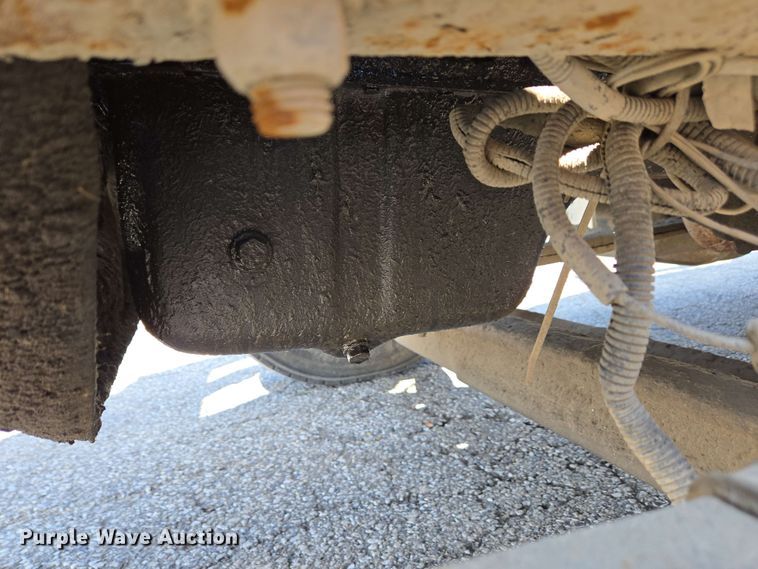 image for item EC4224 2002 Freightliner FL60 flatbed truck