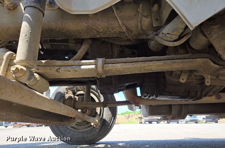 image for item EC4224 2002 Freightliner FL60 flatbed truck