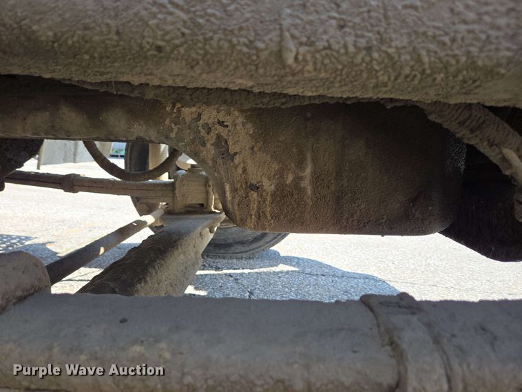 image for item EC4224 2002 Freightliner FL60 flatbed truck