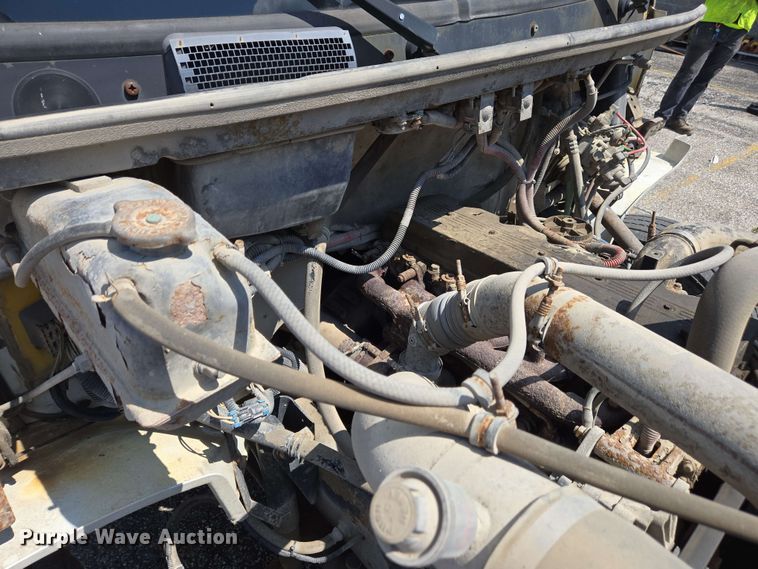 image for item EC4224 2002 Freightliner FL60 flatbed truck