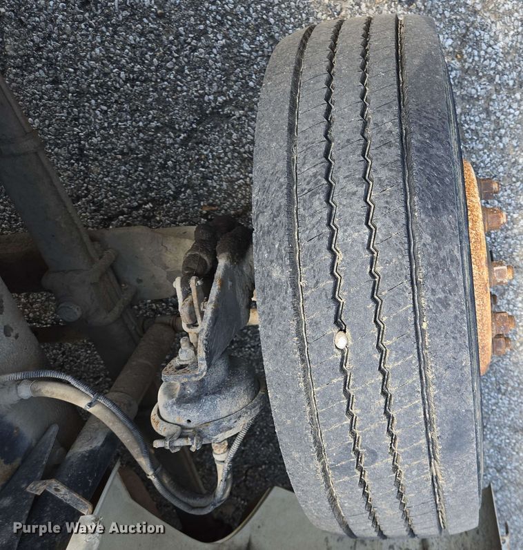 image for item EC4224 2002 Freightliner FL60 flatbed truck