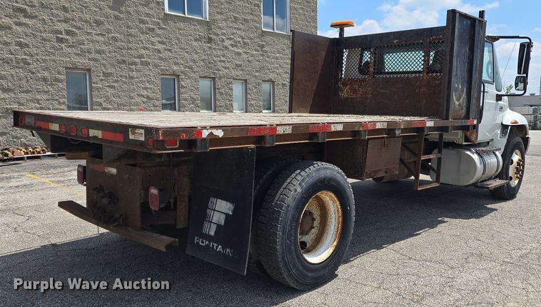 image for item EC4229 2006 International 4300 flatbed truck