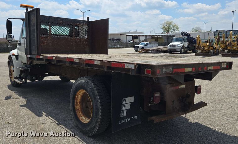 image for item EC4229 2006 International 4300 flatbed truck