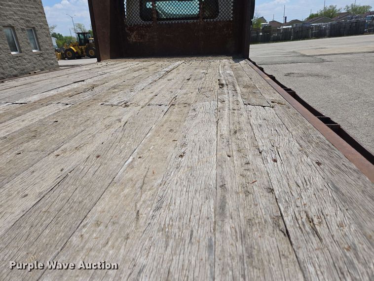 image for item EC4229 2006 International 4300 flatbed truck