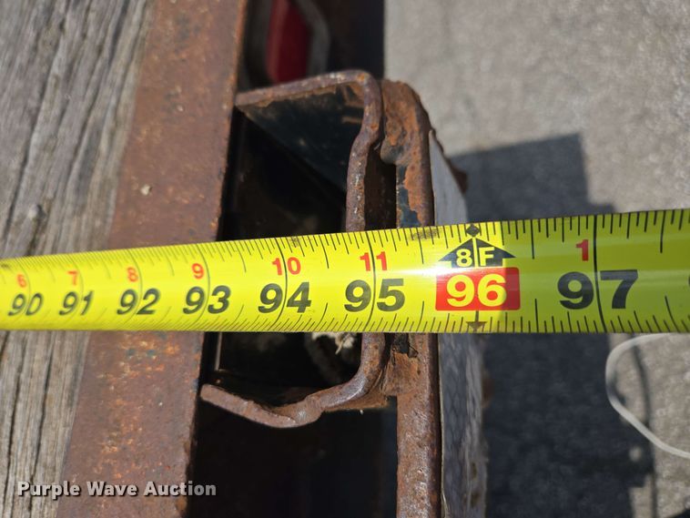 image for item EC4229 2006 International 4300 flatbed truck