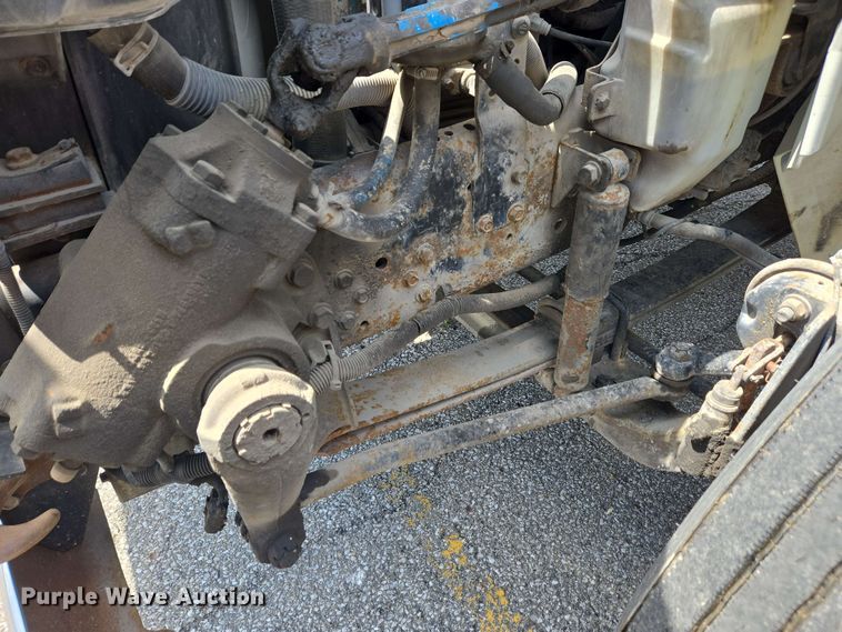 image for item EC4229 2006 International 4300 flatbed truck