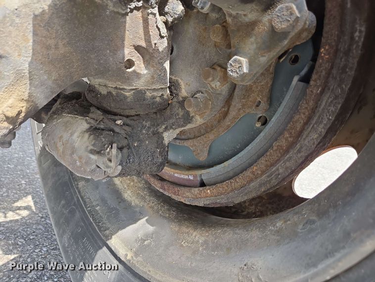 image for item EC4229 2006 International 4300 flatbed truck