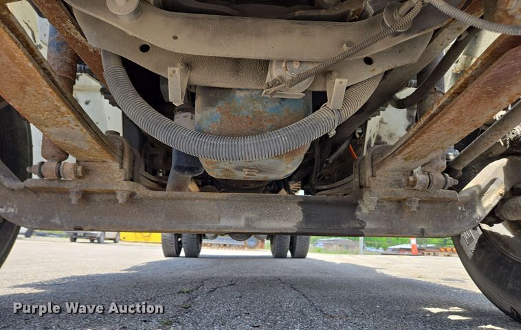 image for item EC4229 2006 International 4300 flatbed truck