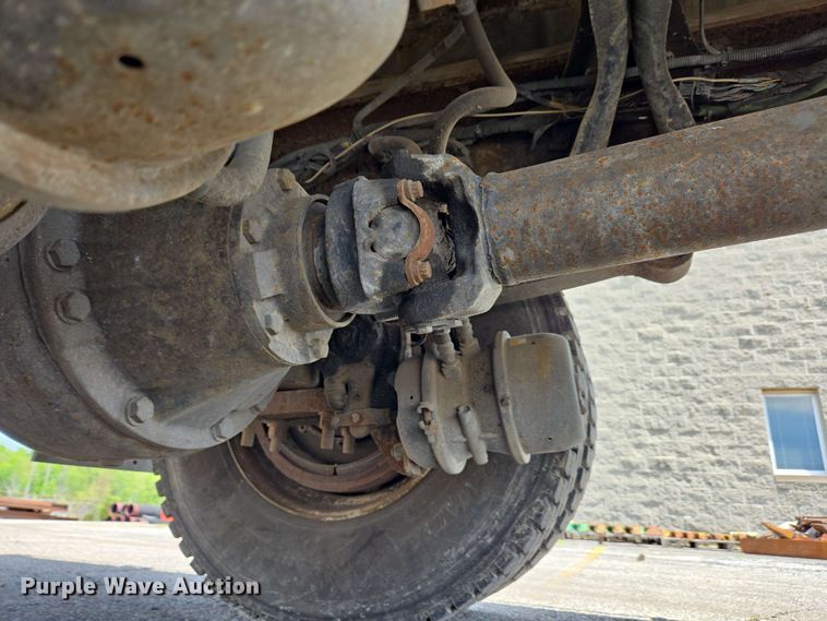 image for item EC4229 2006 International 4300 flatbed truck