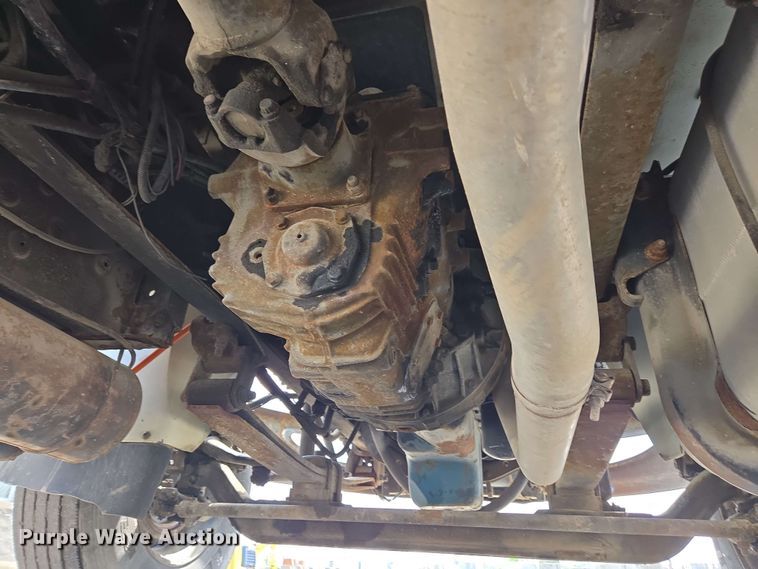 image for item EC4229 2006 International 4300 flatbed truck