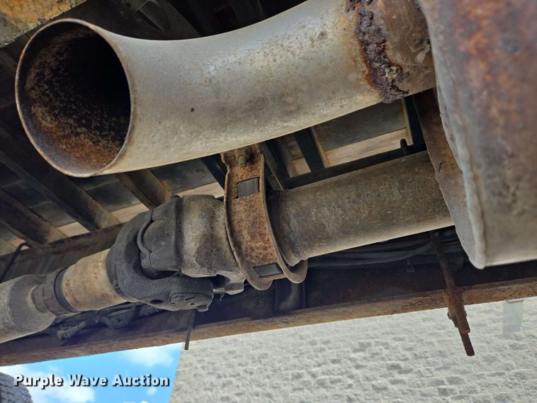 image for item EC4229 2006 International 4300 flatbed truck