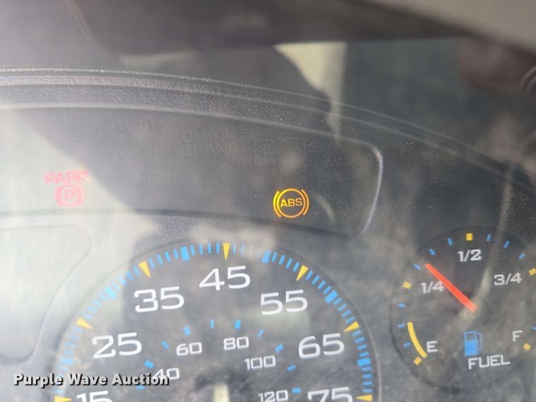 image for item EC4229 2006 International 4300 flatbed truck