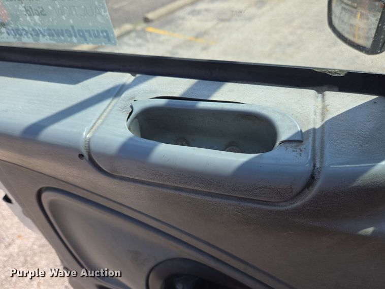 image for item EC4229 2006 International 4300 flatbed truck