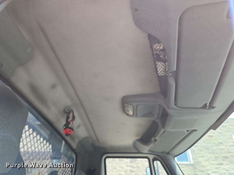 image for item EC4229 2006 International 4300 flatbed truck