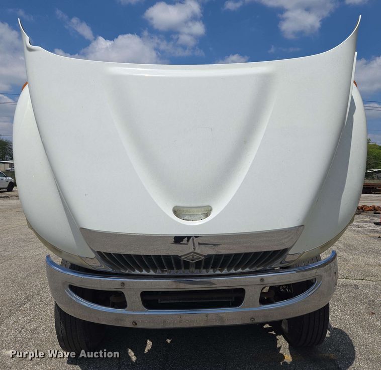 image for item EC4229 2006 International 4300 flatbed truck