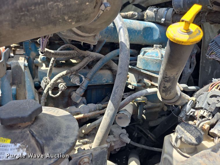 image for item EC4229 2006 International 4300 flatbed truck