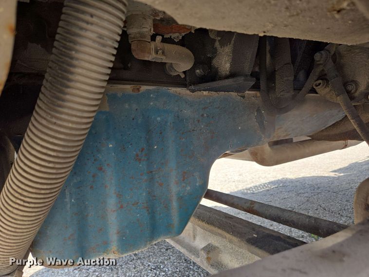 image for item EC4229 2006 International 4300 flatbed truck