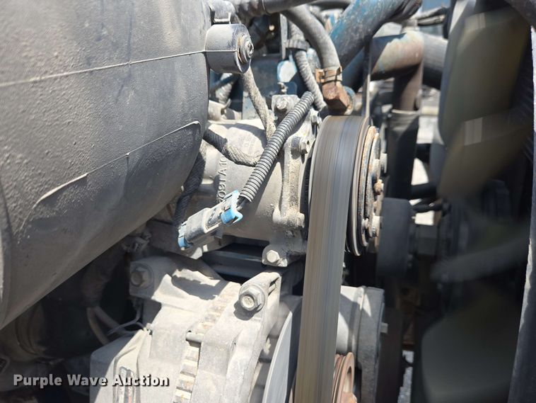 image for item EC4229 2006 International 4300 flatbed truck