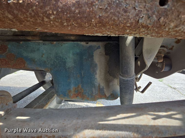 image for item EC4229 2006 International 4300 flatbed truck