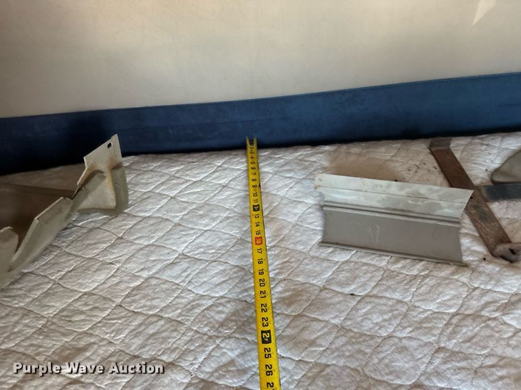 image for item EG5810 2003 International 9400i semi truck