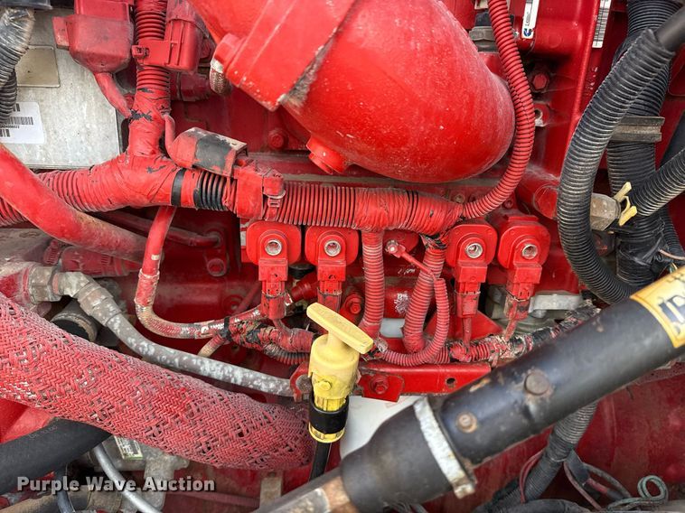 image for item EG5810 2003 International 9400i semi truck