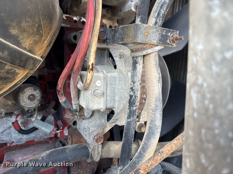 image for item EG5810 2003 International 9400i semi truck