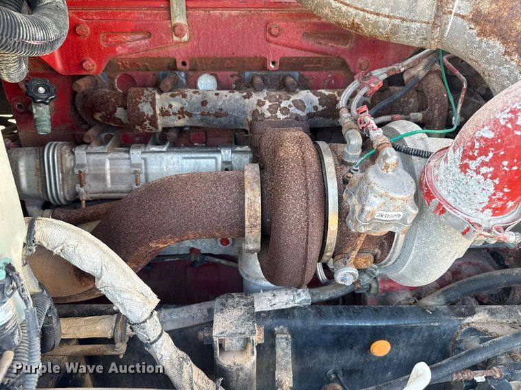 image for item EG5810 2003 International 9400i semi truck