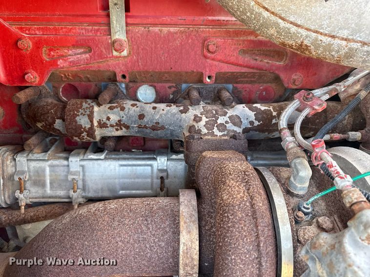 image for item EG5810 2003 International 9400i semi truck