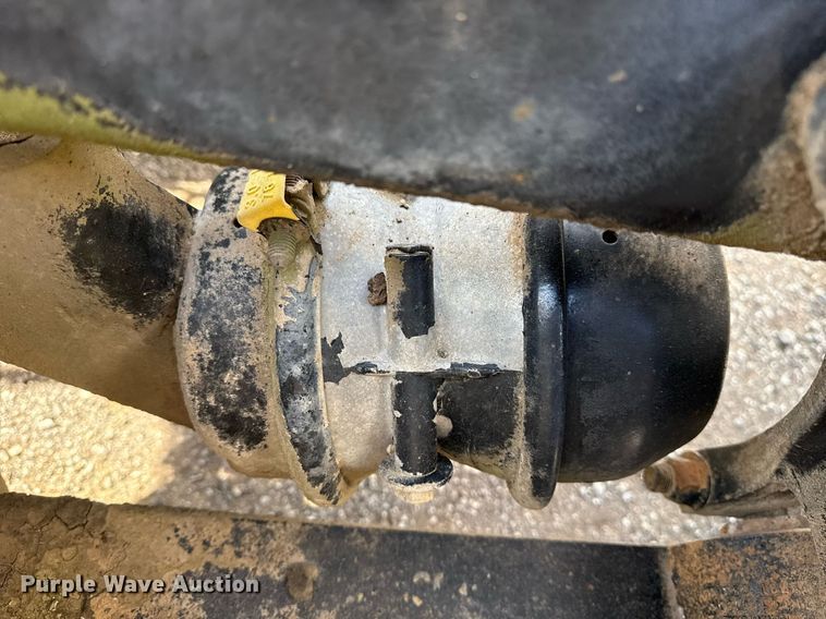 image for item EG5810 2003 International 9400i semi truck