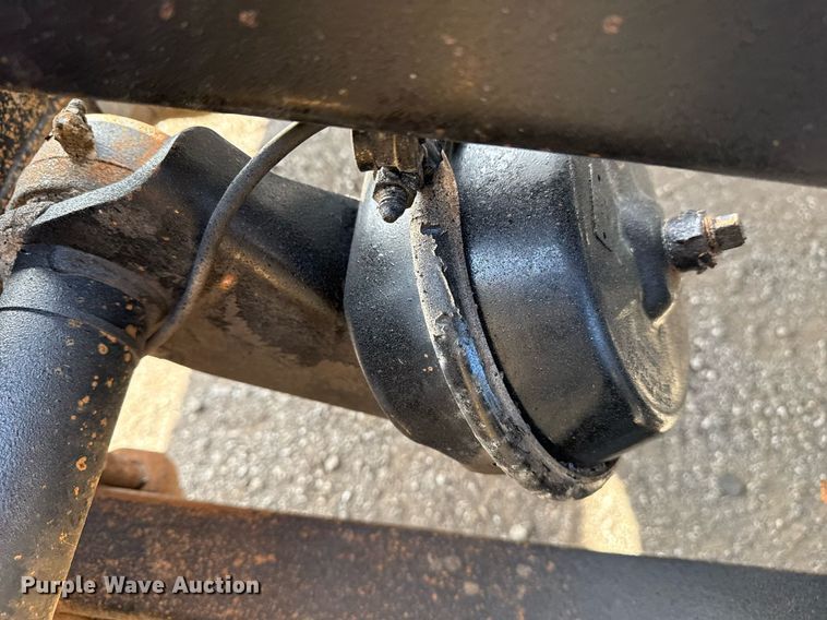 image for item EG5810 2003 International 9400i semi truck