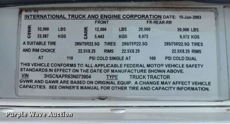 image for item EG5810 2003 International 9400i semi truck
