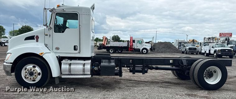 image for item EG5832 2010 Kenworth T370 truck cab and chassis