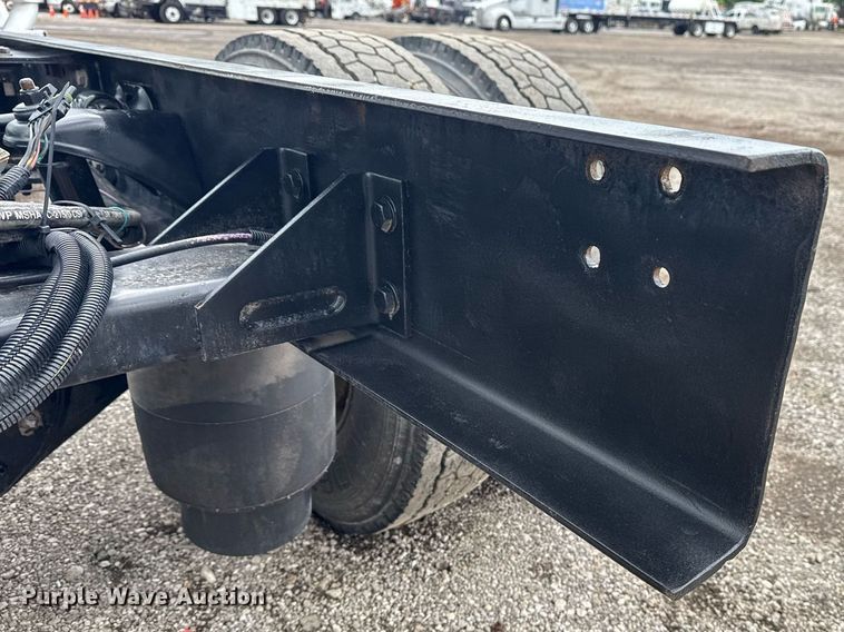 image for item EG5832 2010 Kenworth T370 truck cab and chassis