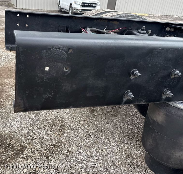 image for item EG5832 2010 Kenworth T370 truck cab and chassis