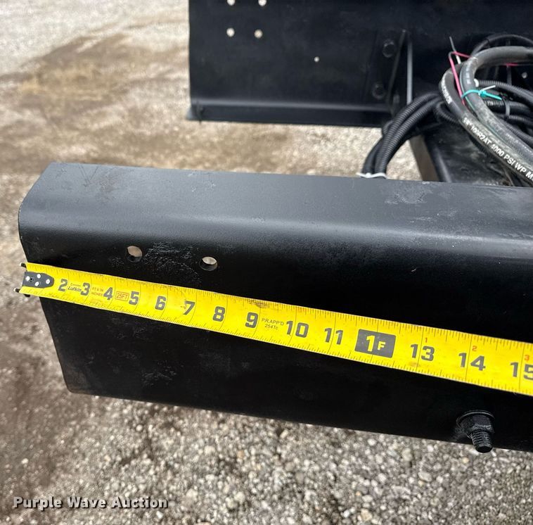 image for item EG5832 2010 Kenworth T370 truck cab and chassis