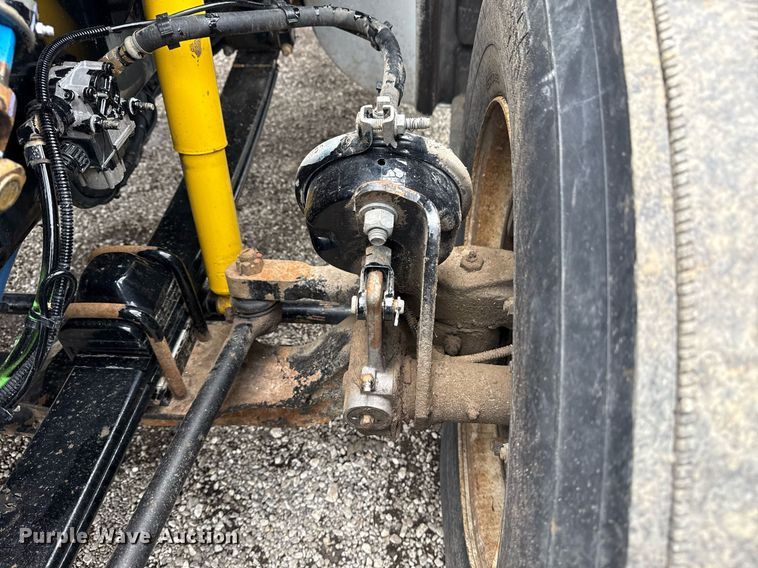 image for item EG5832 2010 Kenworth T370 truck cab and chassis