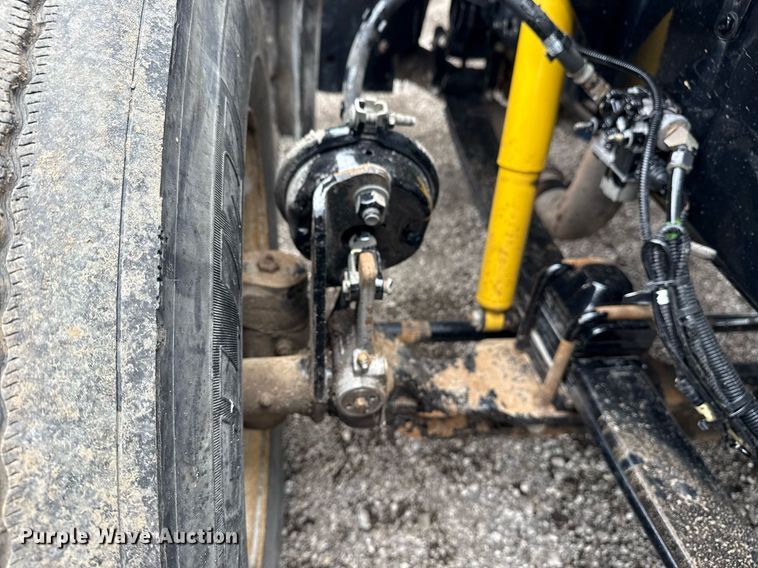 image for item EG5832 2010 Kenworth T370 truck cab and chassis