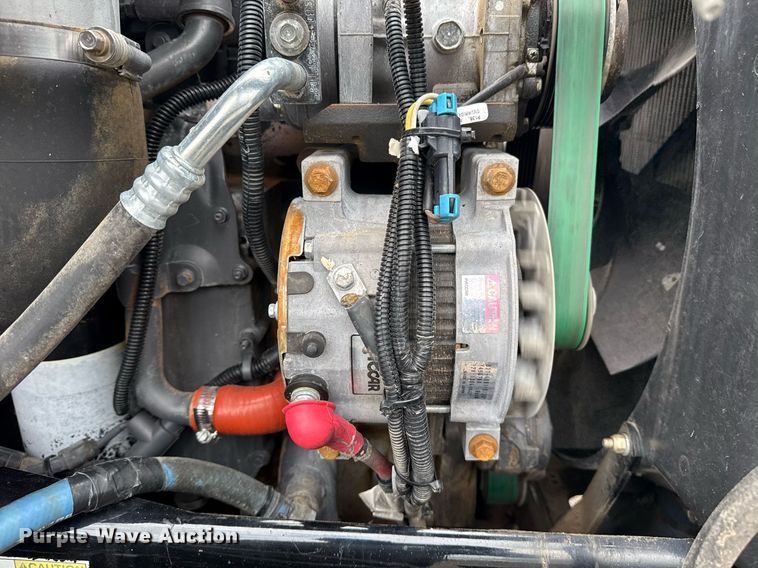 image for item EG5832 2010 Kenworth T370 truck cab and chassis