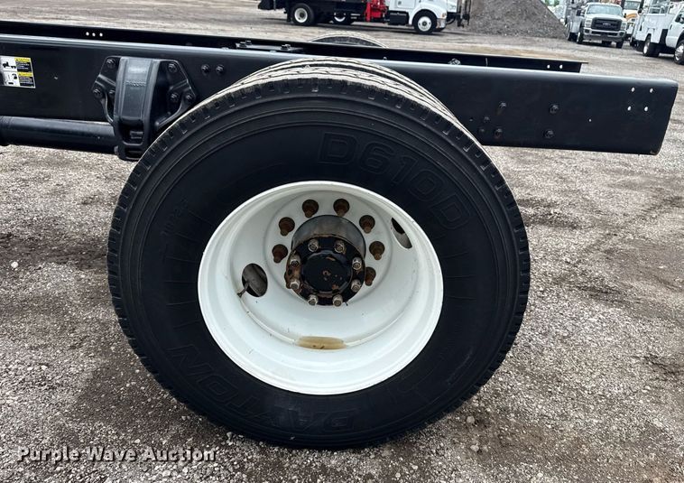 image for item EG5832 2010 Kenworth T370 truck cab and chassis