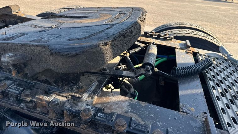 image for item EG6435 2019 Freightliner Cascadia semi truck