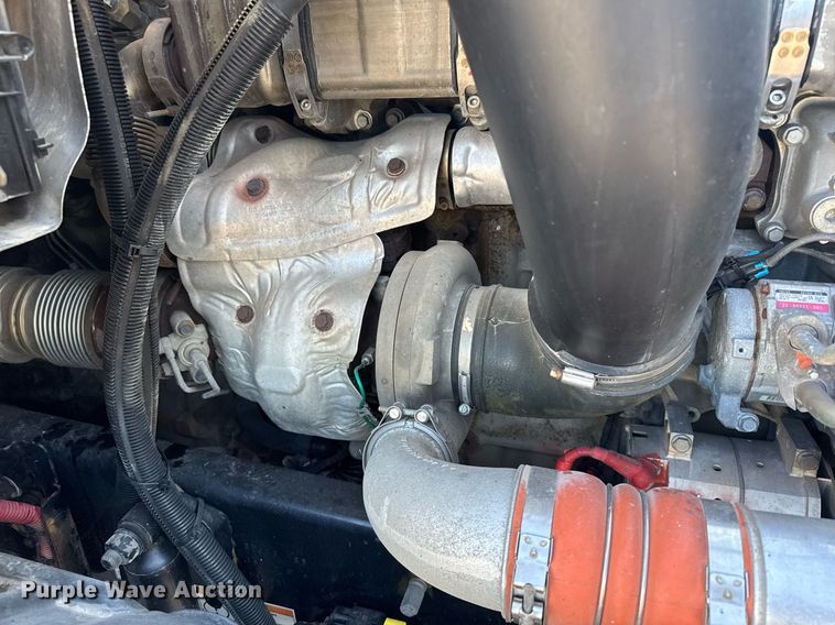 image for item EG6435 2019 Freightliner Cascadia semi truck