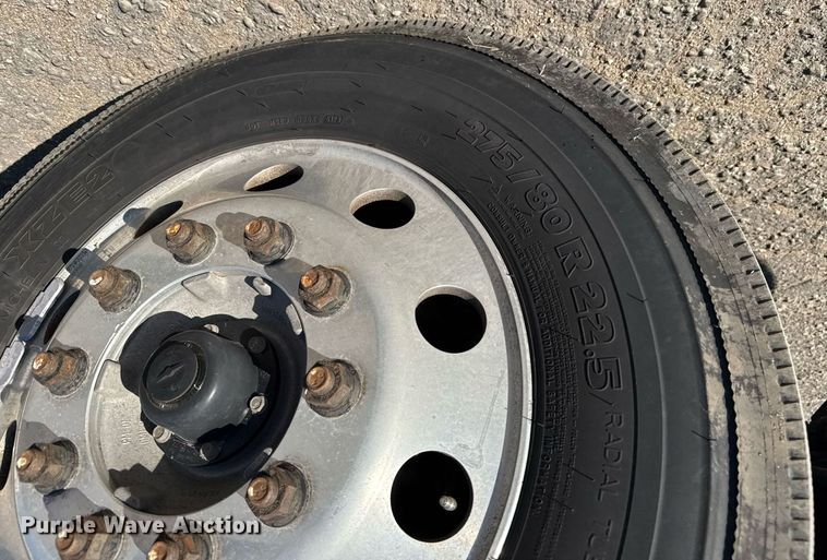 image for item EG6435 2019 Freightliner Cascadia semi truck