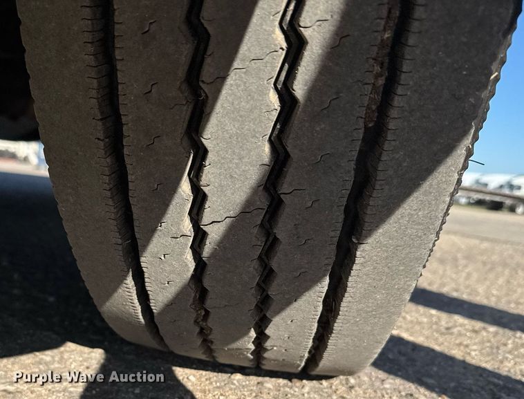 image for item EG6435 2019 Freightliner Cascadia semi truck