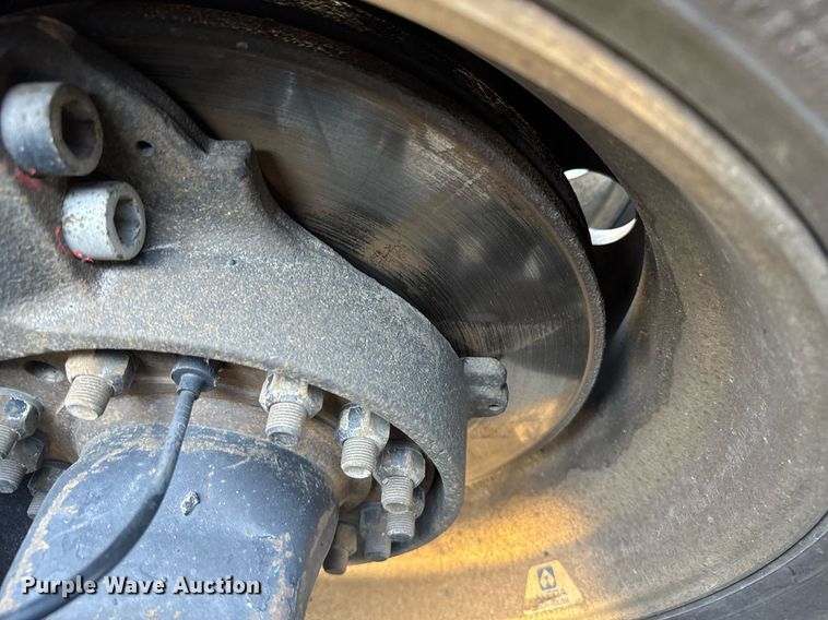 image for item EG6436 2021 Volvo VNL semi truck