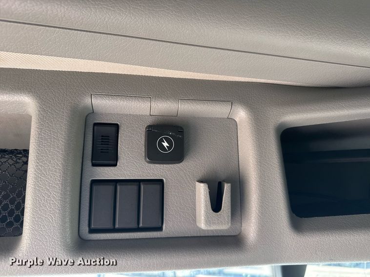 image for item EG6436 2021 Volvo VNL semi truck